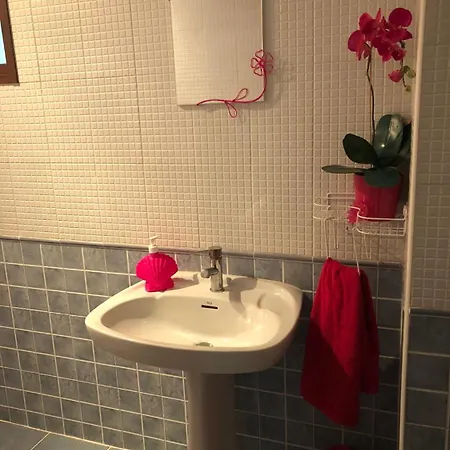 Large 1 Bed In The Beautiful Countryside Apartment *